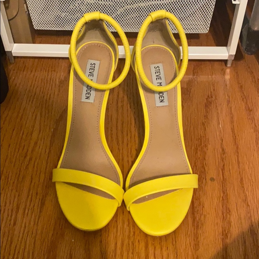 One time worn Steve Madden Yellow Heels